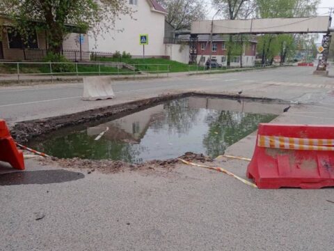 С проезжей части на улице Ленина в Высоковске пообещали убрать «озеро» Без рубрики 